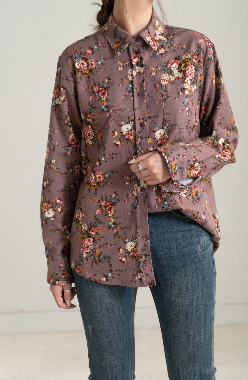 blouse model image-S1L3