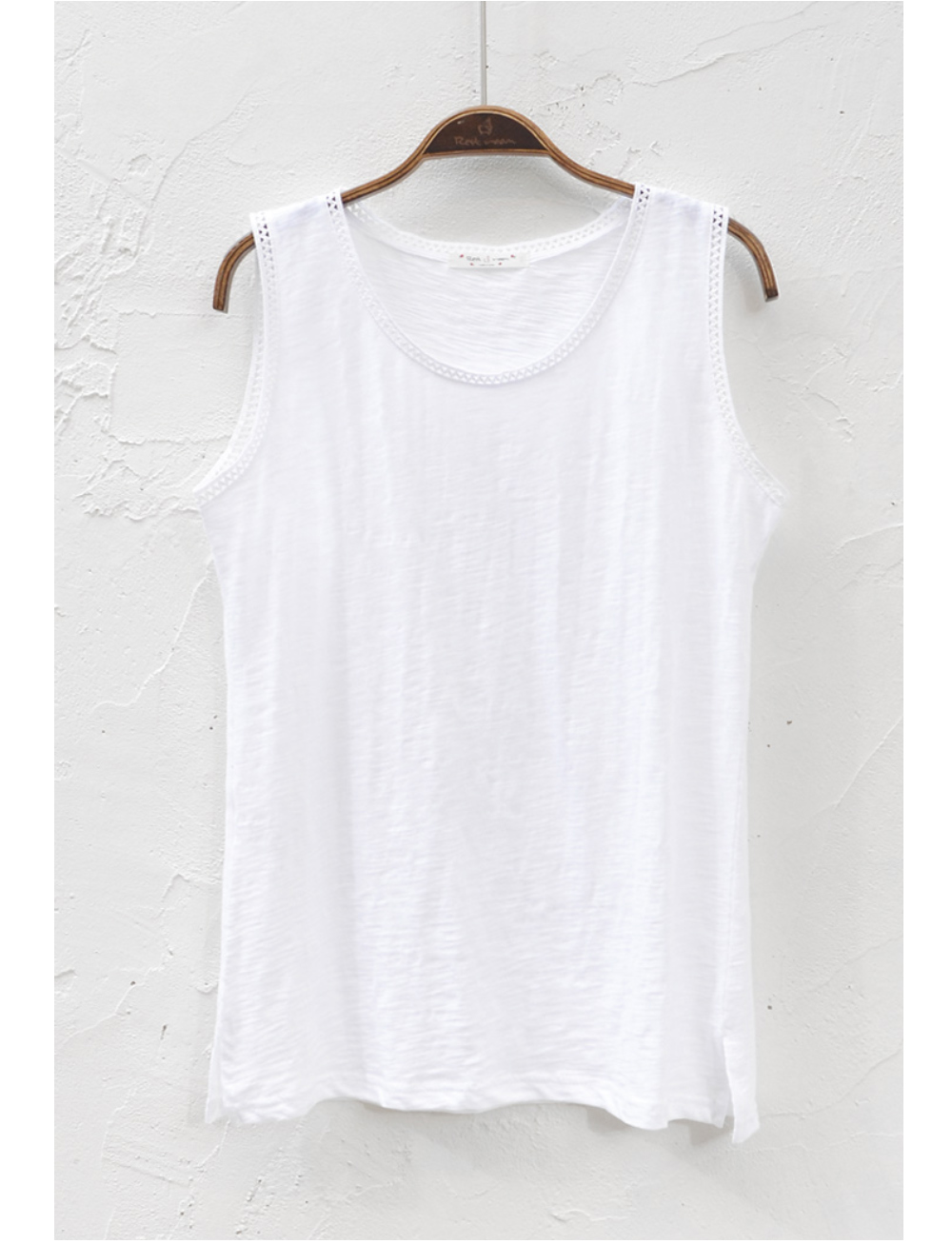 sleeveless white color image-S1L39