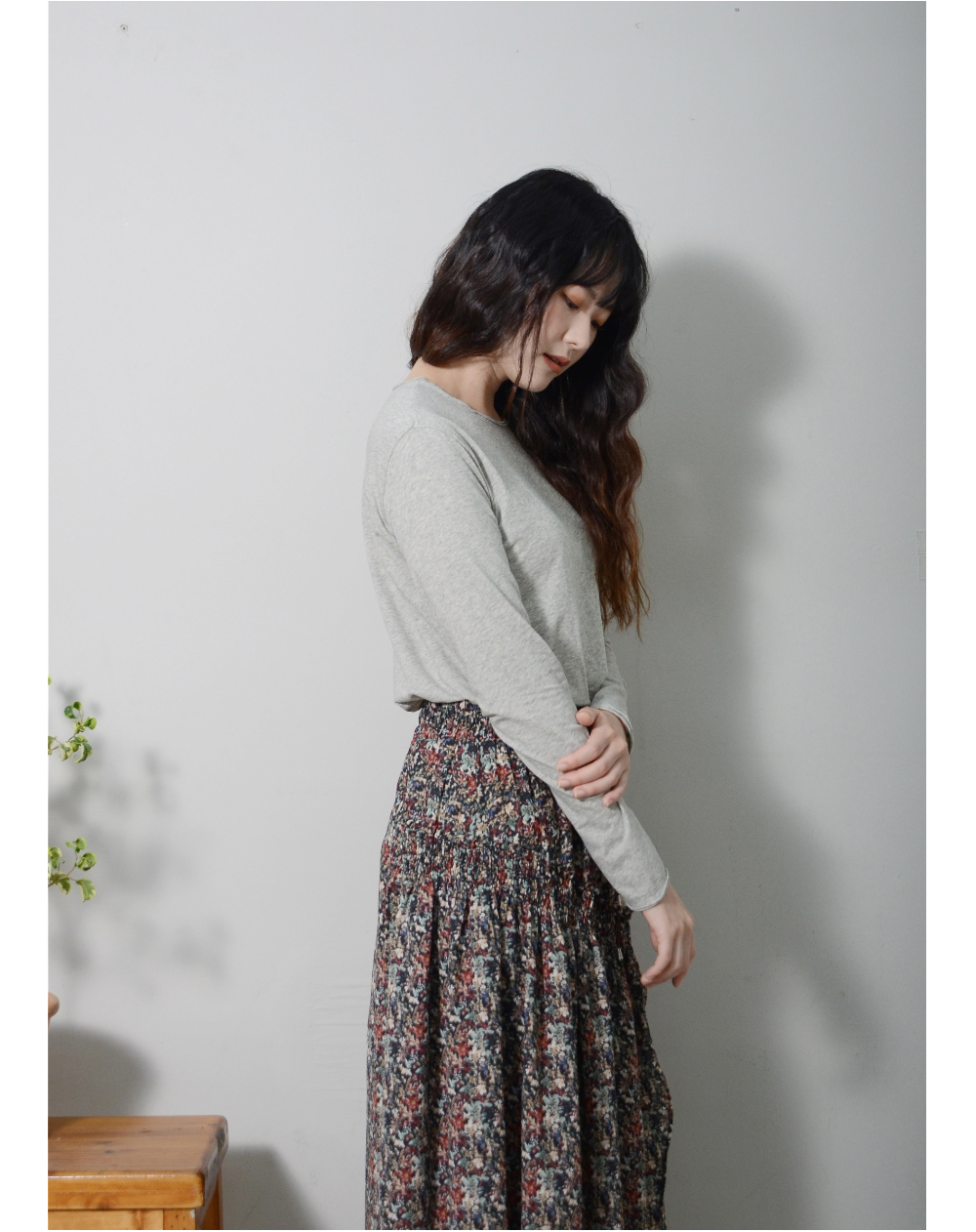 long skirt model image-S1L14