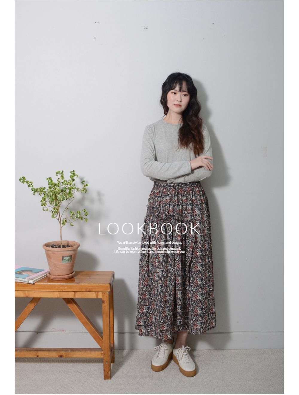 long skirt model image-S3L4