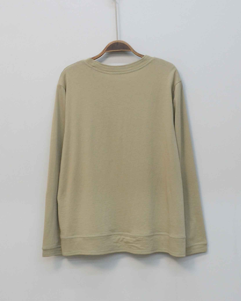 long sleeved tee cream color image-S4L28