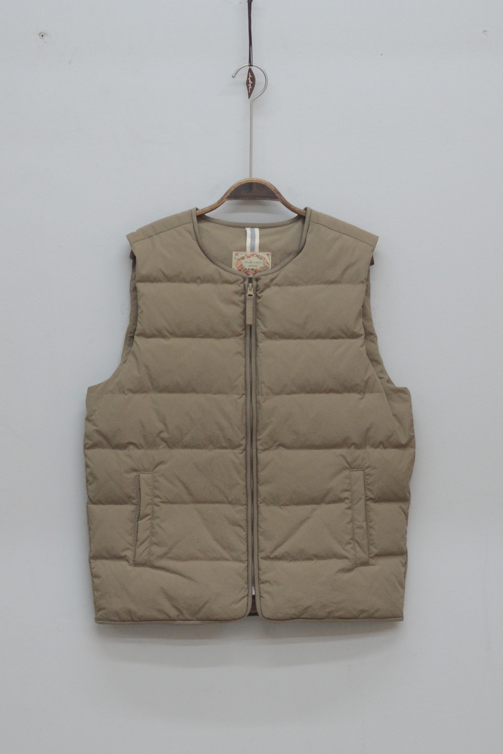 Down jacket oatmeal color image-S1L52