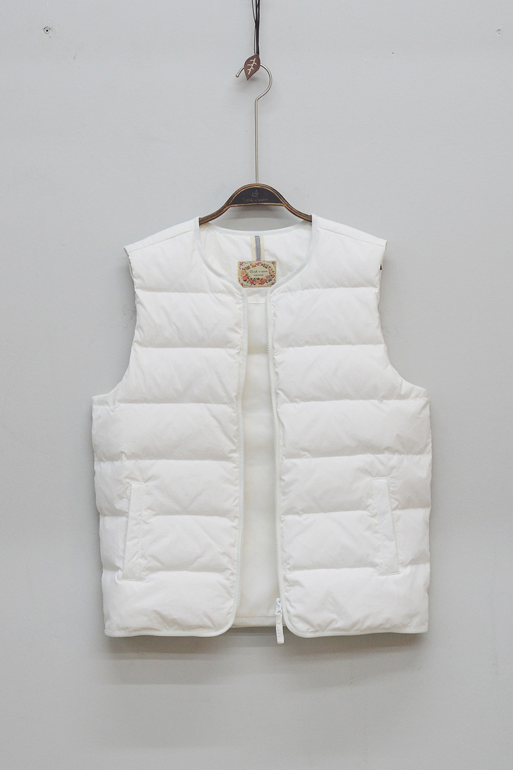 Down jacket white color image-S1L55