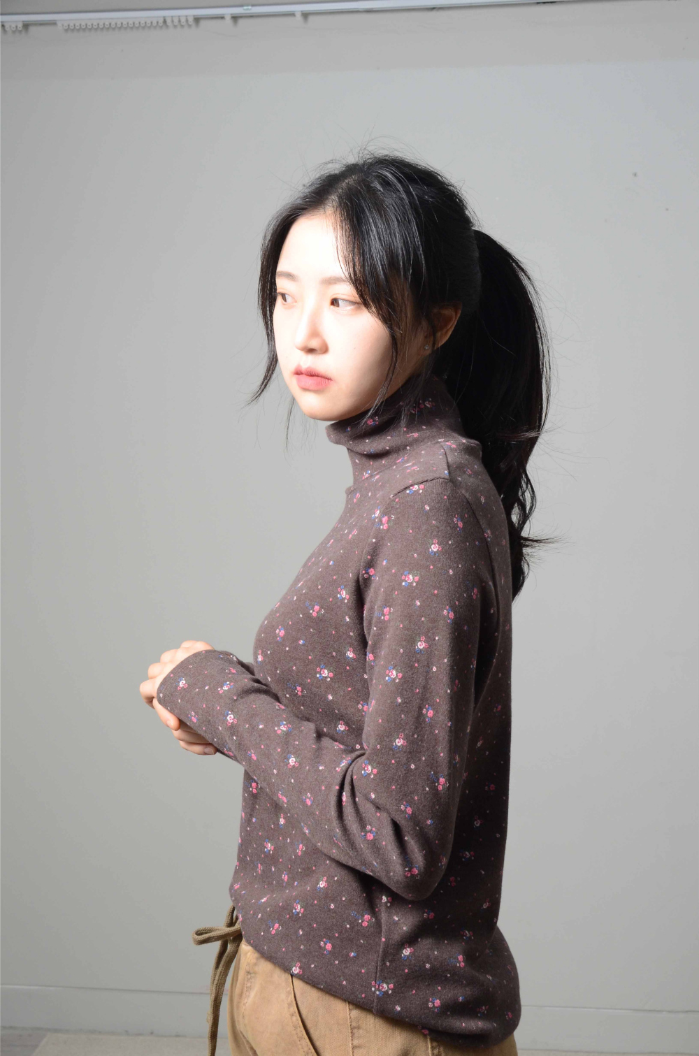 blouse model image-S10L3