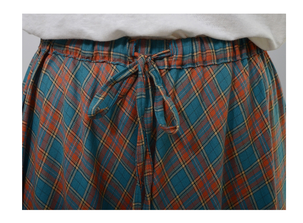long skirt detail image-S5L11