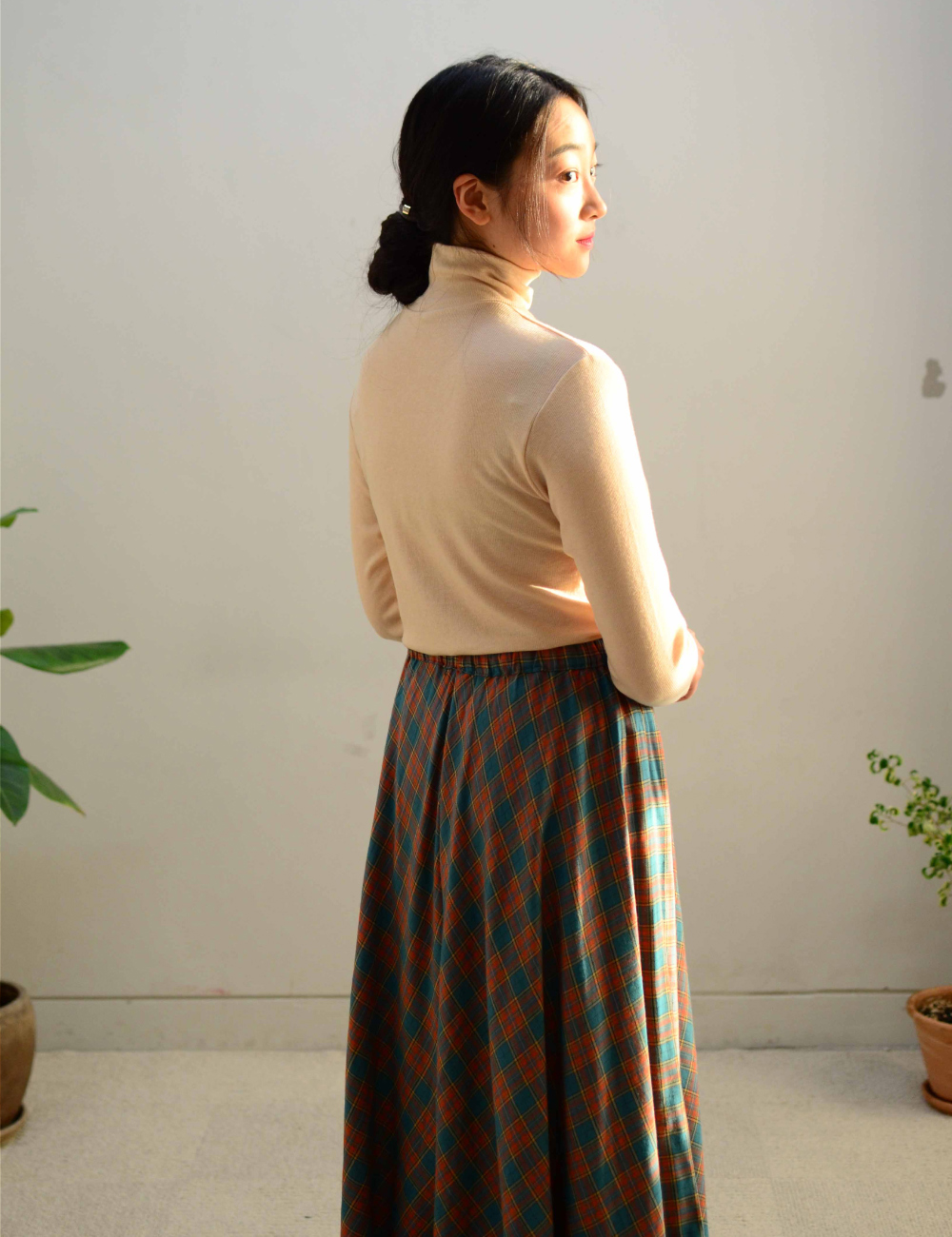 long skirt model image-S7L4
