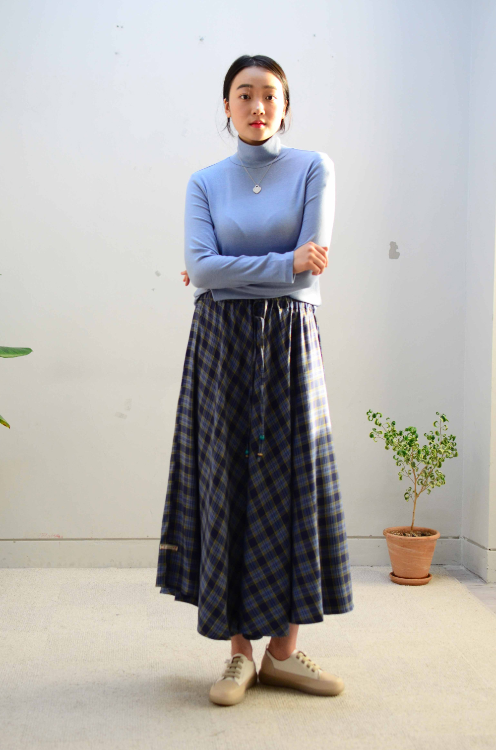 long skirt model image-S6L11