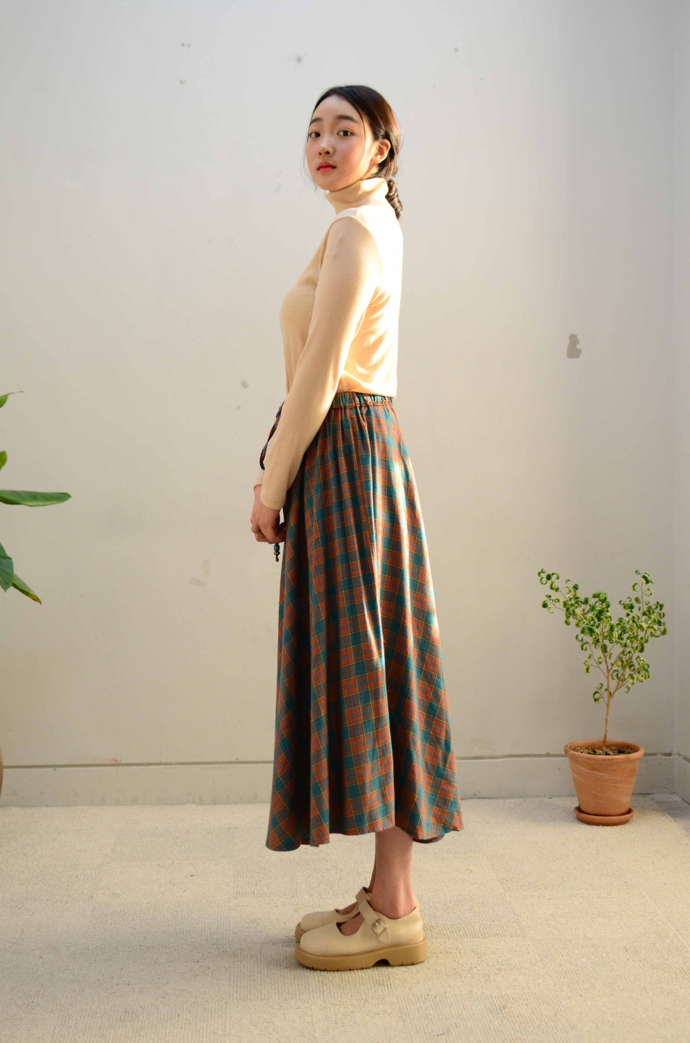 long skirt model image-S6L3